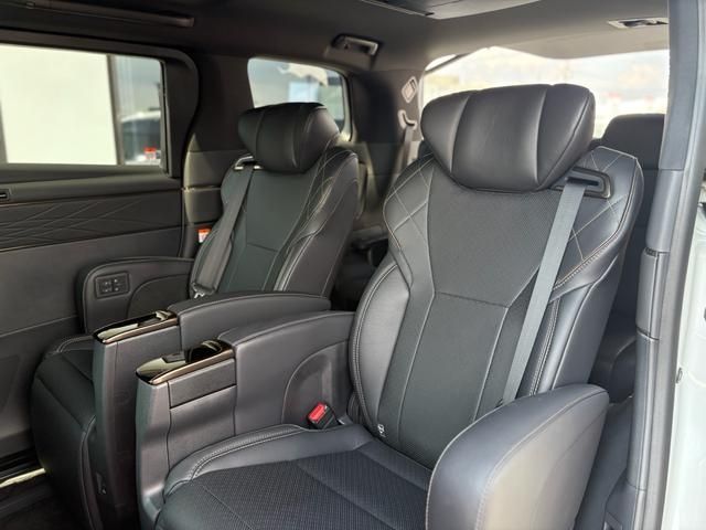 TOYOTA VELLFIRE  HYBRID 2024