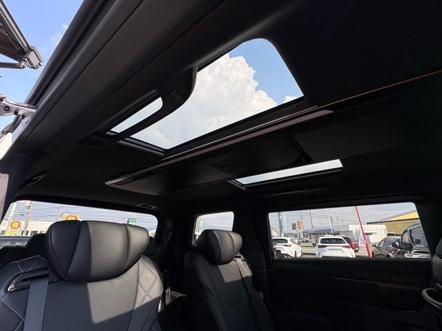 TOYOTA VELLFIRE  HYBRID 2024