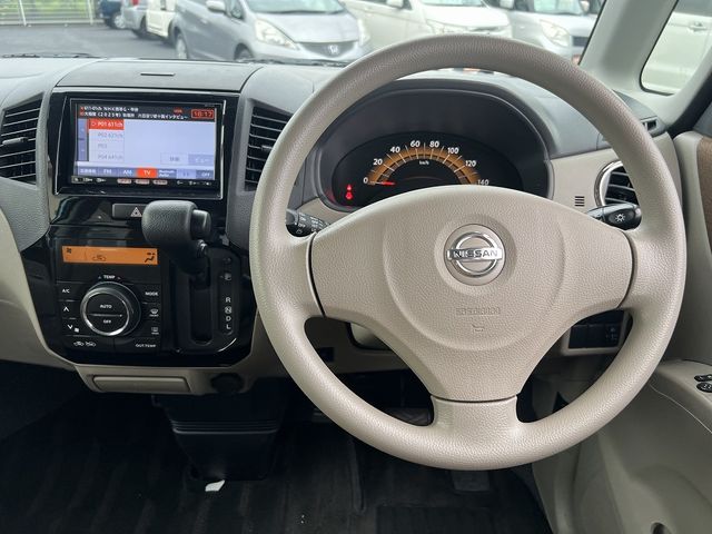 NISSAN ROOX 2012