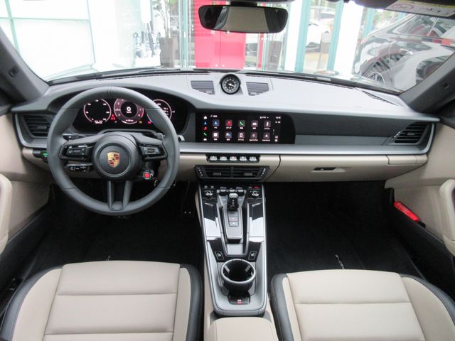 PORSCHE PORSCHE 911 2025