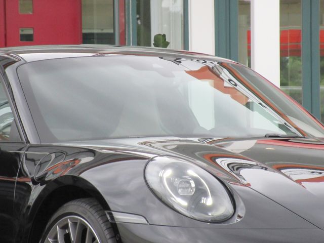 PORSCHE PORSCHE 911 2025