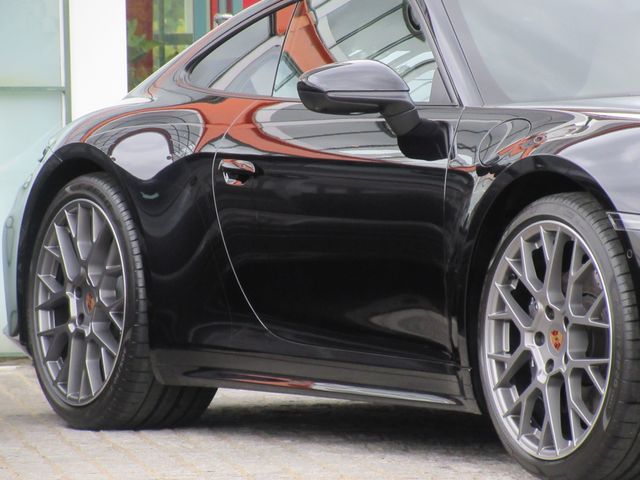 PORSCHE PORSCHE 911 2025