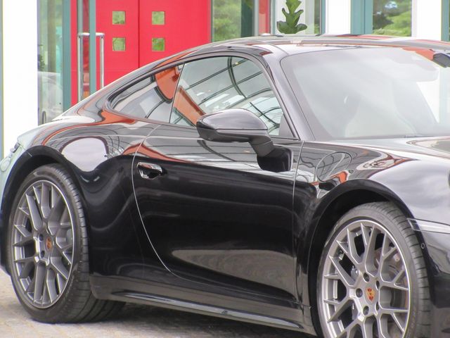 PORSCHE PORSCHE 911 2025