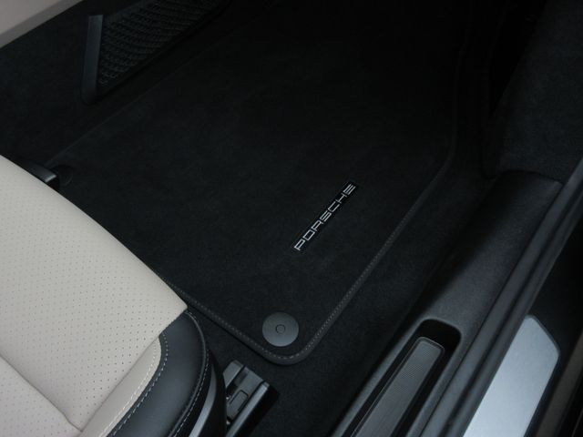 PORSCHE PORSCHE 911 2025