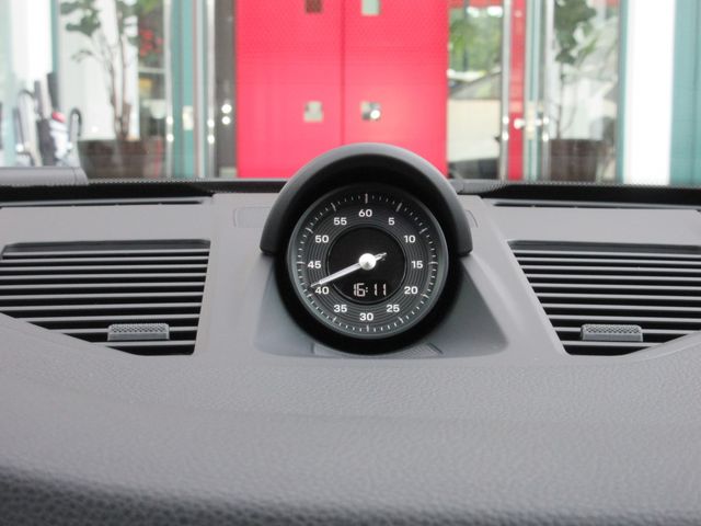 PORSCHE PORSCHE 911 2025