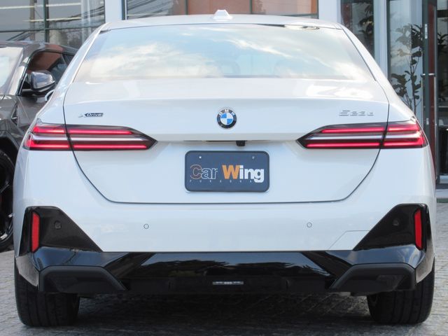 BMW BMW 5series sedan 2025