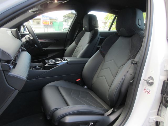 BMW BMW 5series sedan 2025