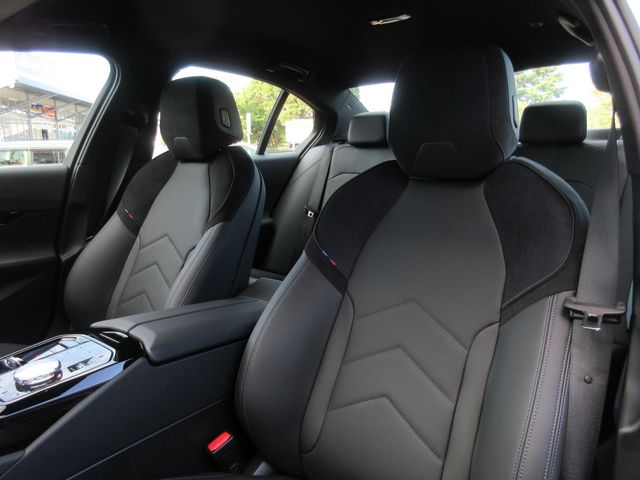 BMW BMW 5series sedan 2025