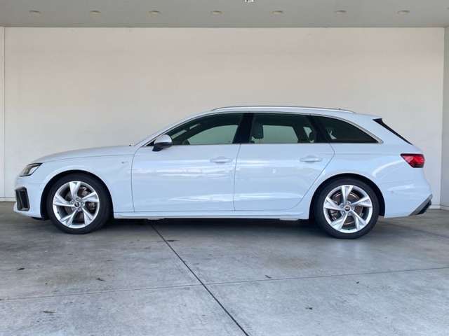 AUDI AUDI A4 AVANT 2023