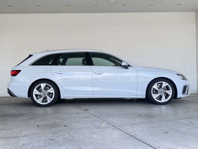 AUDI AUDI A4 AVANT 2023