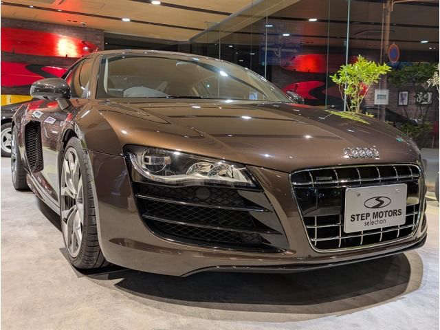 AUDI AUDI R8 2012
