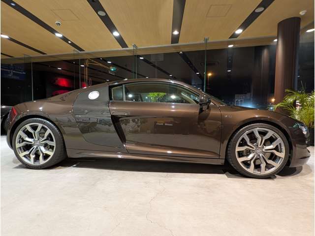 AUDI AUDI R8 2012