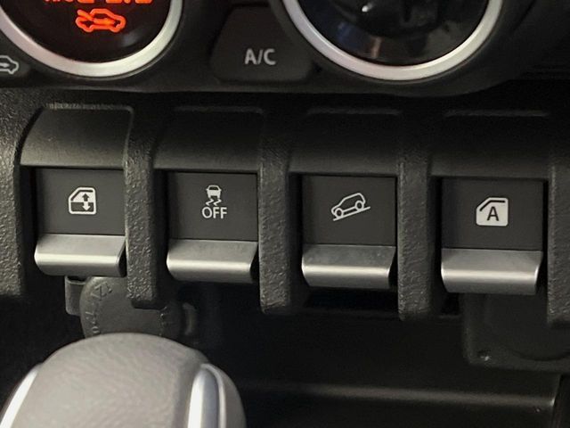 SUZUKI JIMNY NOMADE 2025