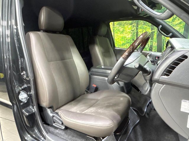 TOYOTA HIACE van 2WD 2018