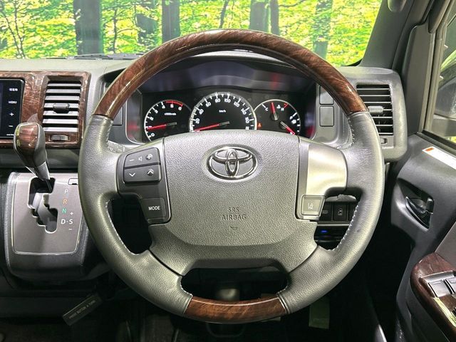 TOYOTA HIACE van 2WD 2018