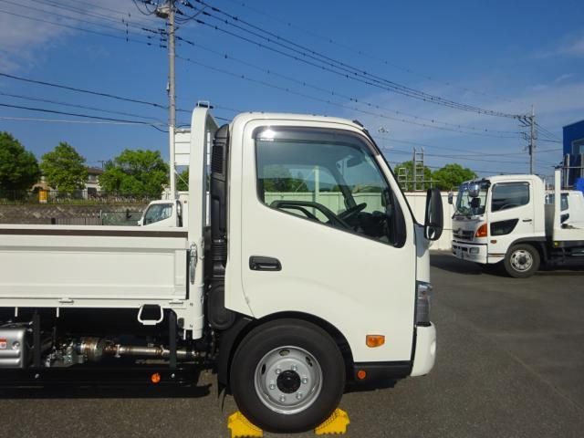 HINO DUTRO 2025
