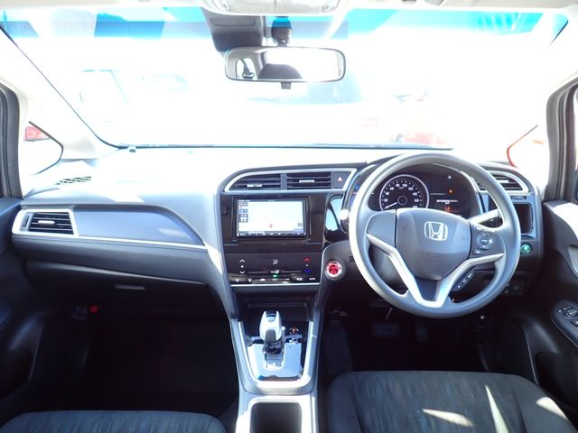 HONDA SHUTTLE HYBRID 2022