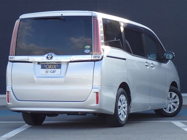 TOYOTA NOAH 2019
