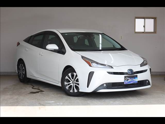 TOYOTA PRIUS 2021