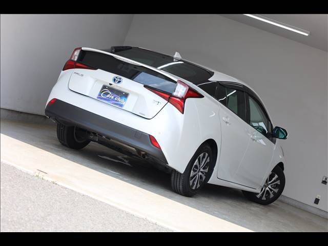 TOYOTA PRIUS 2021