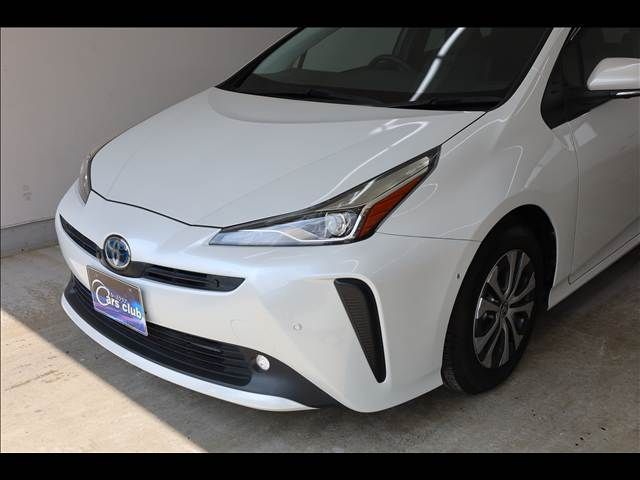 TOYOTA PRIUS 2021