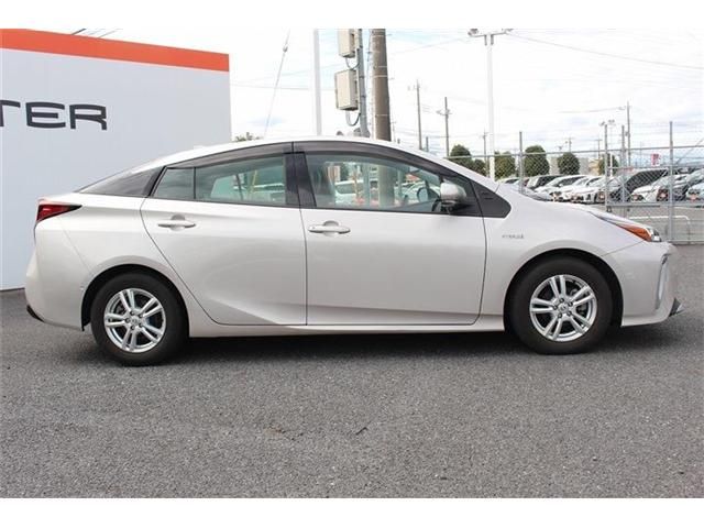 TOYOTA PRIUS 2019