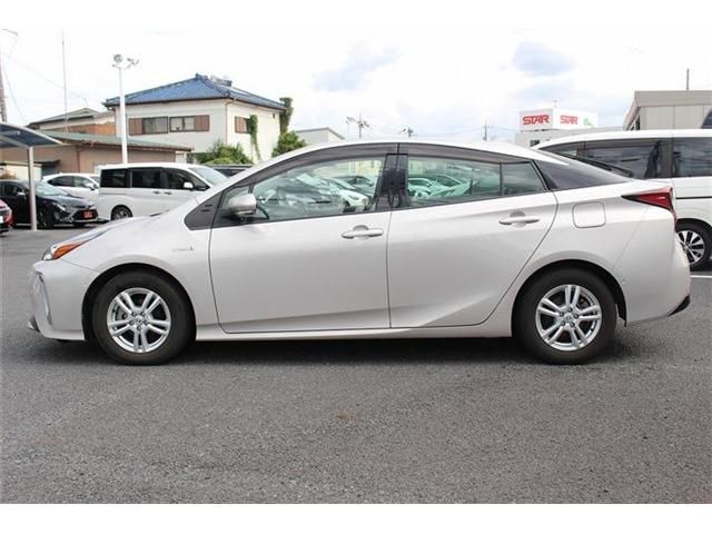TOYOTA PRIUS 2019
