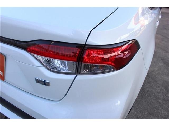 TOYOTA COROLLA sedan HYBRID 2019