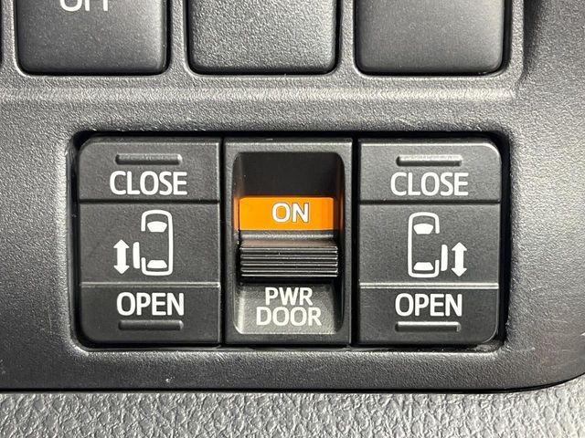 TOYOTA ESQUIRE HYBRID 2015