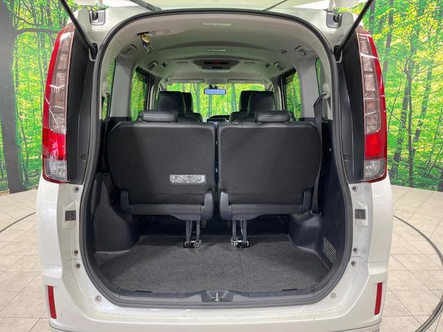 TOYOTA ESQUIRE HYBRID 2015