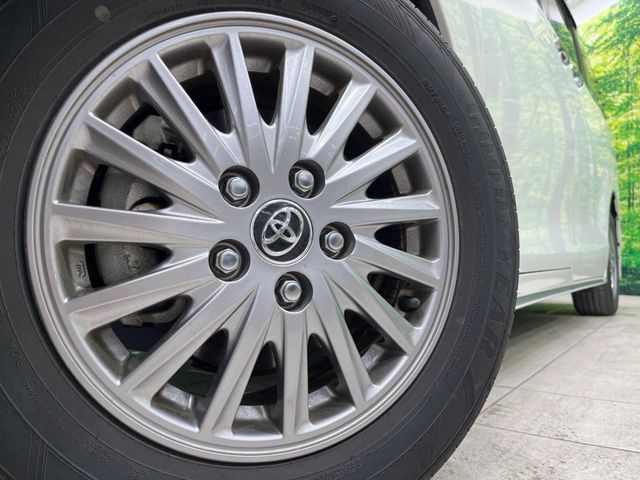 TOYOTA ESQUIRE HYBRID 2015