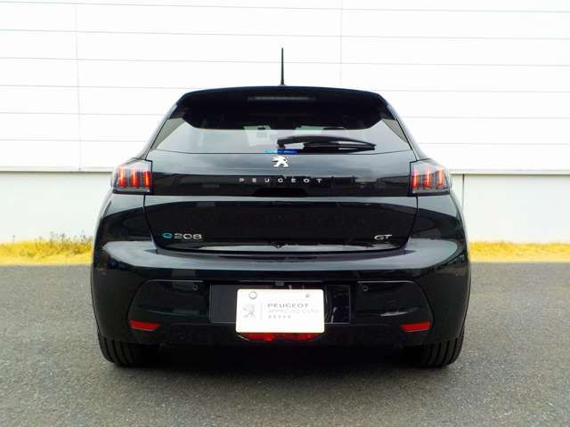 PEUGEOT PEUGEOT e-208 2023