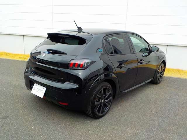 PEUGEOT PEUGEOT e-208 2023