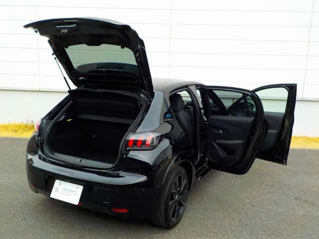 PEUGEOT PEUGEOT e-208 2023