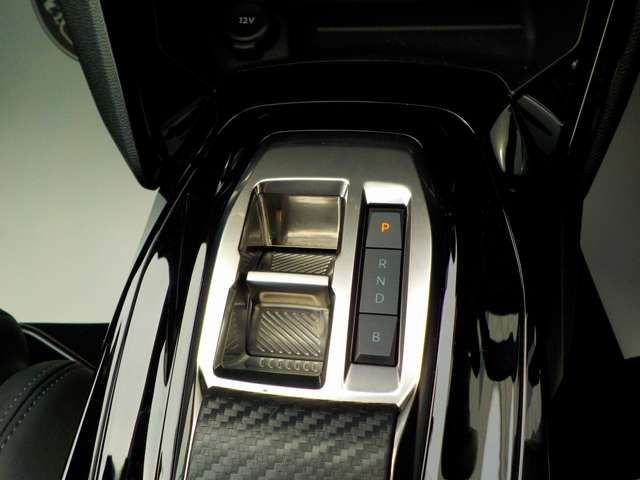 PEUGEOT PEUGEOT e-208 2023