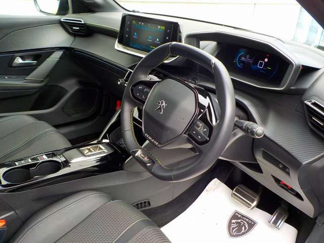 PEUGEOT PEUGEOT e-208 2023