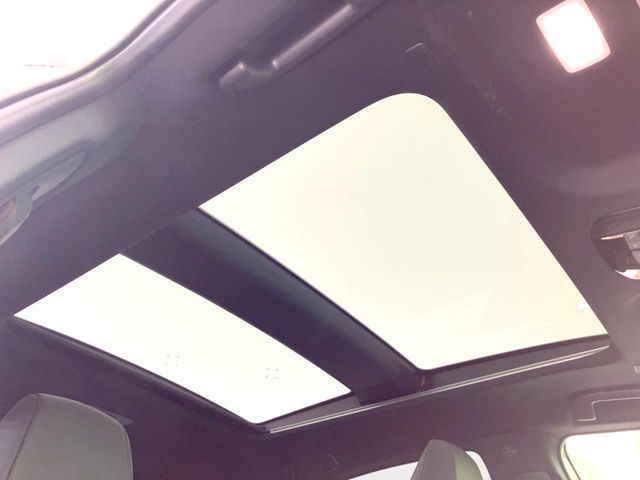 TOYOTA HARRIER 2WD 2022