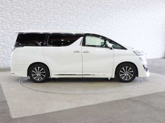 TOYOTA VELLFIRE 2016