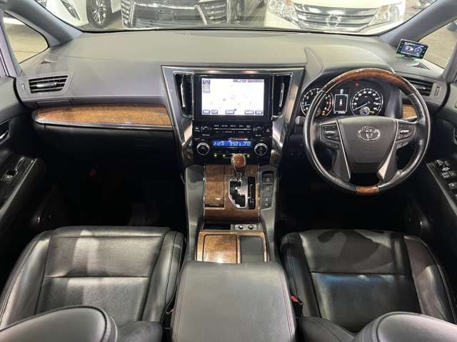 TOYOTA VELLFIRE 2016