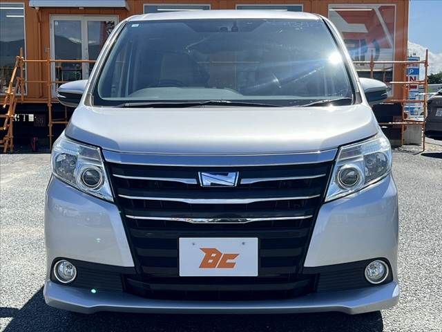 TOYOTA NOAH HYBRID 2014