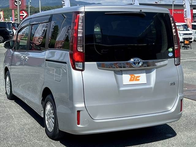 TOYOTA NOAH HYBRID 2014