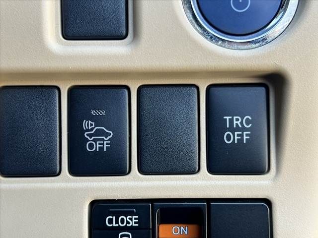 TOYOTA NOAH HYBRID 2014