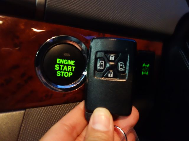 TOYOTA ESTIMA  4WD 2012