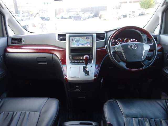 TOYOTA ALPHARD 4WD 2009