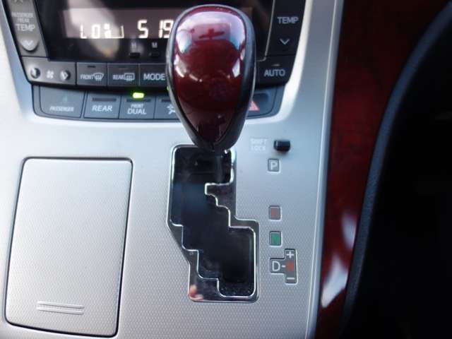 TOYOTA ALPHARD 4WD 2009