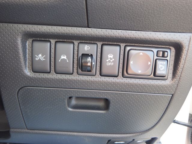 NISSAN NV150 AD 4WD 2017