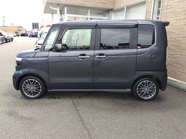 HONDA N BOX CUSTOM 2024