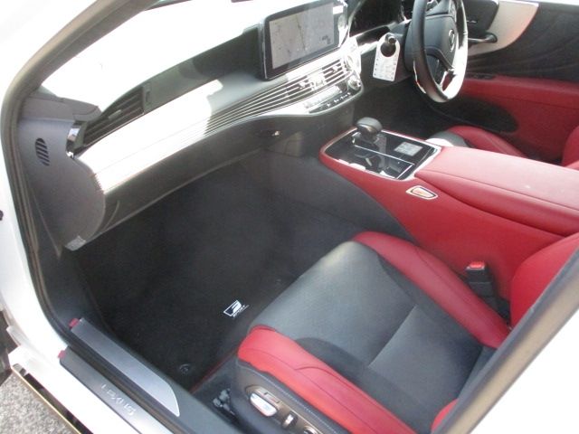 TOYOTA LEXUS LS500 2025