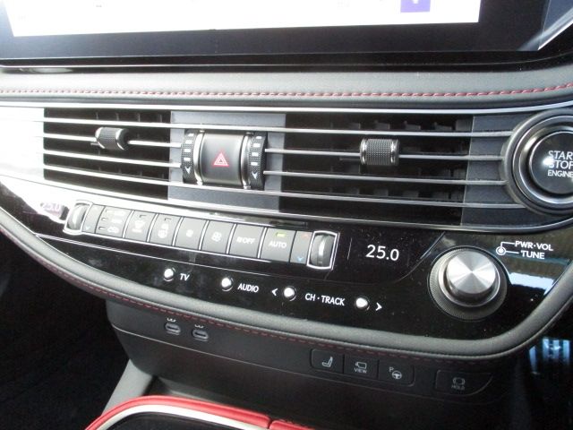 TOYOTA LEXUS LS500 2025