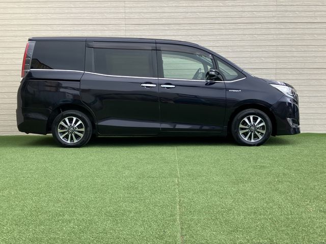 TOYOTA ESQUIRE HYBRID 2018